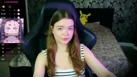 Snapshot of nicolemeew chatting on 04.12.26 NicoleMeew online show from 04.12.26
