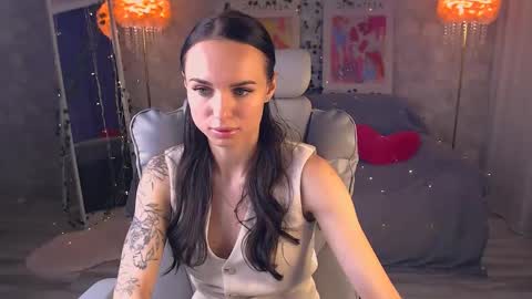 Snapshot of nicolemerz chatting on 05.31.26 Nicole online show from 05.31.26