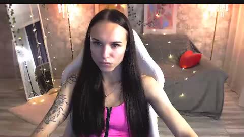 Snapshot of nicolemerz chatting on 06.14.26 Nicole online show from 06.14.26