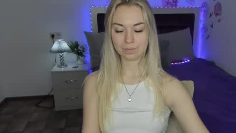 NicoleStunning online show from 05.13.26