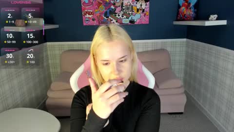 Nicoletta online show from 01.18.26