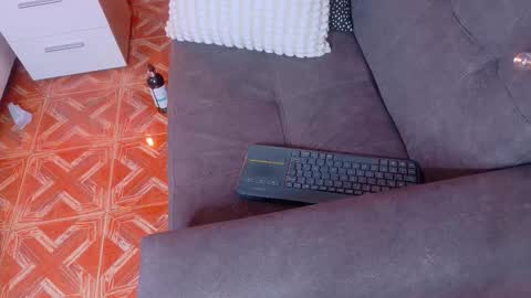 Snapshot of nicoletcherry__ chatting on 12.20.25 N I C O L E T online show from 12.20.25