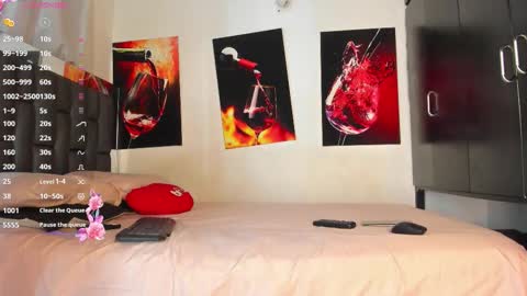 nicolle_hanks1 online show from 02.26.26