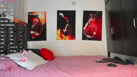 nicolle_hanks1 online show from 04.24.26