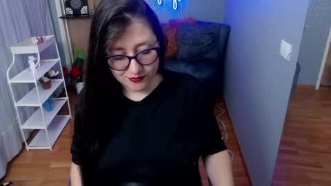 Nicolle  online show from 08.02.26