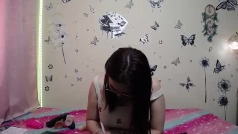 nicolle_sky online show from 10.17.25