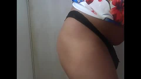 Snapshot of nicollediaz09 chatting on 12.14.25 nicollediaz09 online show from 12.14.25