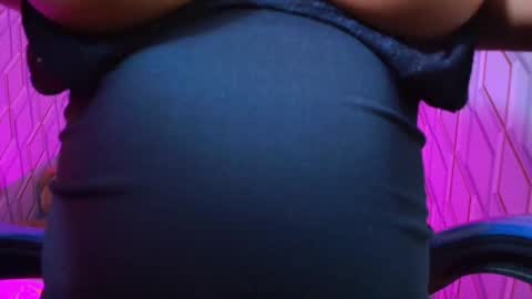 Nicolle Miley online show from 01.08.26