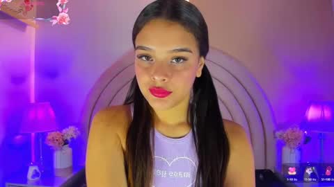 Snapshot of nicolmeyer chatting on 03.11.25 Nicol online show from 03.11.25