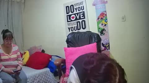 Snapshot of nicoltatiana_ chatting on 11.14.25 nicoltatiana_ online show from 11.14.25