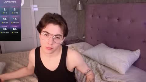 Snapshot of nightfloat chatting on 03.02.25 Daisy nd Tyler 3 online show from 03.02.25