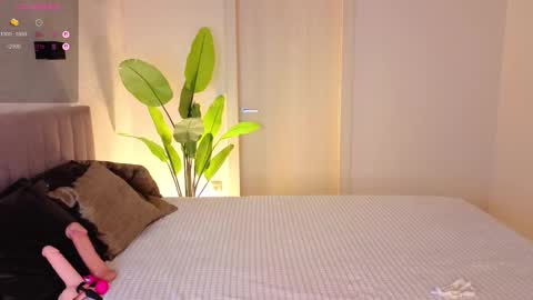 Snapshot of nightfloat chatting on 09.13.25 Daisy nd Tyler 3 online show from 09.13.25