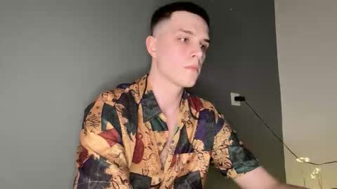 Snapshot of nightlord_x chatting on 12.18.25 Max online show from 12.18.25