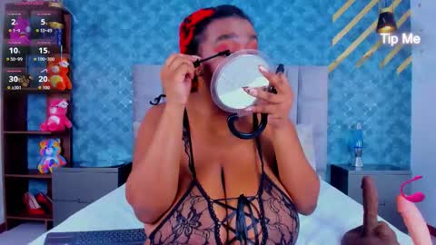 NiiaMoore online show from 02.05.26