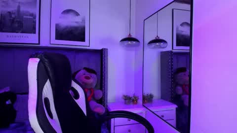 Snapshot of niick_twink chatting on 10.22.25 niick_twink online show from 10.22.25