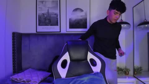 Snapshot of niick_twink chatting on 11.05.25 niick_twink online show from 11.05.25