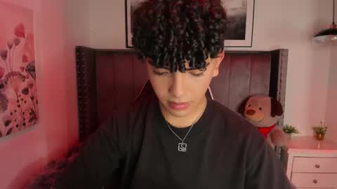 Snapshot of niick_twink chatting on 12.05.25 niick_twink online show from 12.05.25