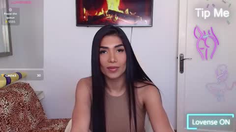 Nicolle Bustamante online show from 04.06.26