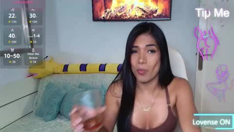 Nicolle Bustamante online show from 04.24.26