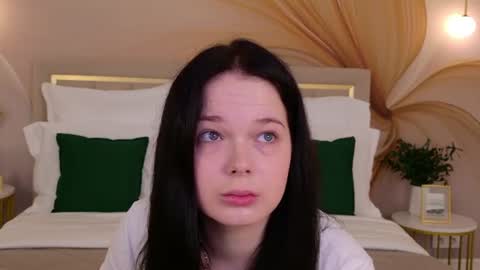 Snapshot of nikaflowers chatting on 06.22.26 Nika online show from 06.22.26