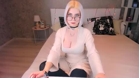 Snapshot of nikarocks chatting on 01.26.25 nikarocks online show from 01.26.25