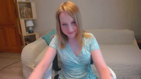 Snapshot of nikarocks chatting on 02.01.25 nikarocks online show from 02.01.25