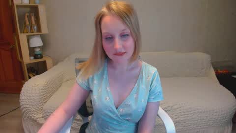 Snapshot of nikarocks chatting on 02.02.25 nikarocks online show from 02.02.25