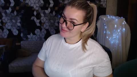 Snapshot of nikaskylink chatting on 01.14.26 Nika online show from 01.14.26