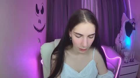 nikastarkk online show from 10.24.25