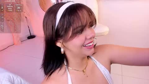 Snapshot of nikavelvet chatting on 10.19.25 NIKA online show from 10.19.25