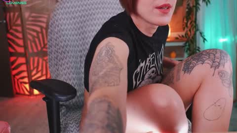 Snapshot of nikaxreznik chatting on 11.28.25 Nika online show from 11.28.25