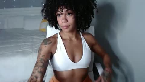 Snapshot of nikayasworld chatting on 09.11.25 nikayasworld online show from 09.11.25