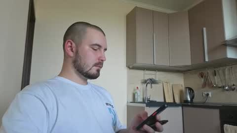 Snapshot of nikbusiness chatting on 10.04.25 Nick online show from 10.04.25