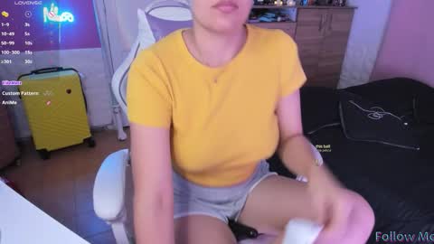 Snapshot of niki_sweet06 chatting on 12.17.25 niki_sweet06 online show from 12.17.25