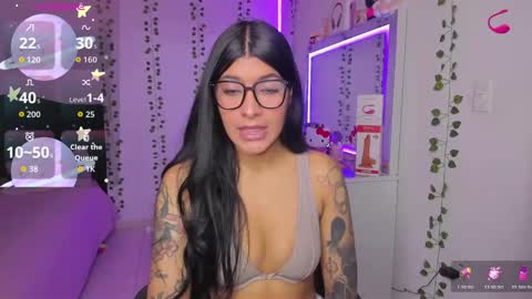 Niki online show from 10.26.25