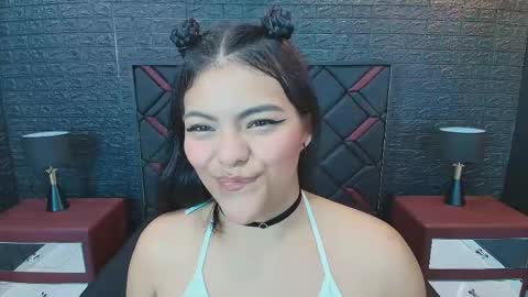Snapshot of nikibunn chatting on 05.23.26 NIKI online show from 05.23.26