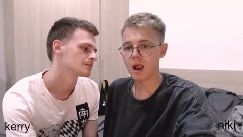 Snapshot of nikikerry_cum_ chatting on 10.11.25 nikikerry_cum_ online show from 10.11.25