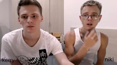 Snapshot of nikikerry_cum_ chatting on 10.19.25 nikikerry_cum_ online show from 10.19.25