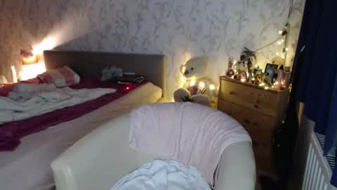 nikimousi online show from 10.13.25