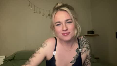 Snapshot of nikitanoirxo chatting on 05.20.26 Nikita Noir Xo online show from 05.20.26