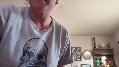 Snapshot of nikki32313 chatting on 09.28.25 nikki32313 online show from 09.28.25