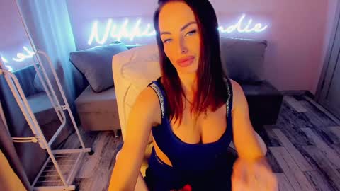 nikki_blondiee online show from 01.03.25