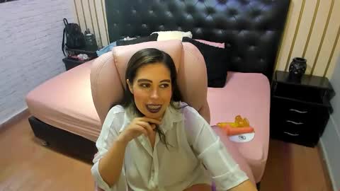 Snapshot of nikki_nikol chatting on 06.05.26 Nikki online show from 06.05.26