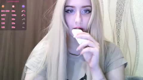 Nikki Roseanna online show from 12.01.25