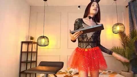 nikki_vesper online show from 10.31.25