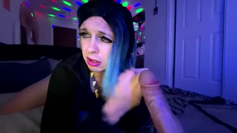 Nikki Neverland online show from 04.15.26