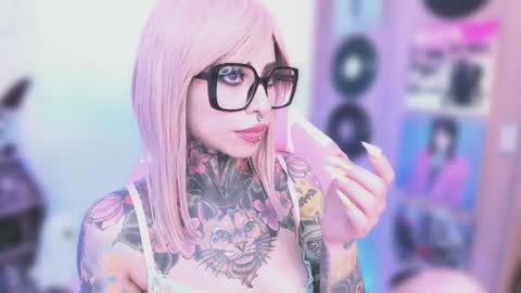 Snapshot of nikkiramone chatting on 01.05.26 Nikki Ramone online show from 01.05.26