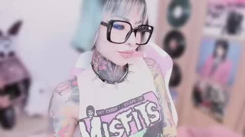 Snapshot of nikkiramone chatting on 02.24.26 Nikki Ramone online show from 02.24.26