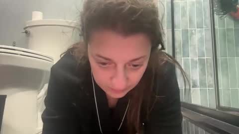 nikkisnow1 online show from 11.26.25