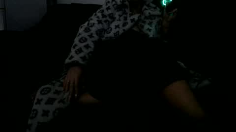 Niquita Sparkles online show from 12.22.24